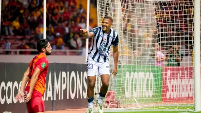 image: ccc24qf1-gol-salomon-rondon-vs-csh