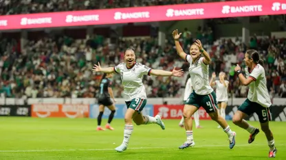 image: cwq26-charlyn-corral-vs-pur