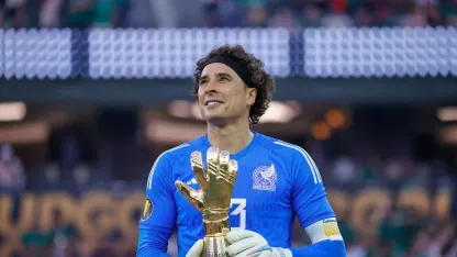 image: gc23-golden-glove-guillermo-ochoa
