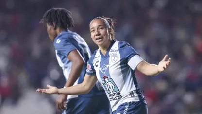 image: Corral sets net scoring record in Mexico; Northern Super League opens play