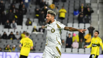 image: m32-denis-bounga-vs-columbus-crew
