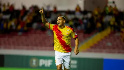image: CS Herediano, CD Marathón meet in Central American Cup