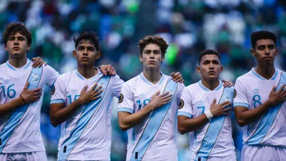 image: Estados Unidos y Guatemala se enfrentan con un lugar en Semifinales en juego
