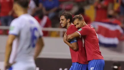 image: bryan-ruiz-celso-borges