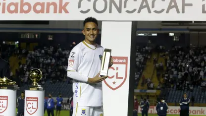 image: premio-oscar-santis
