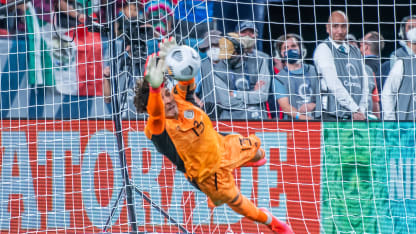 image: guillermo-ochoa-vs-crc