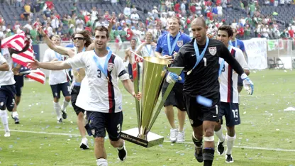 image: cln-carlosbocanegratimhoward-062407vmexicocelebrationtrophyb