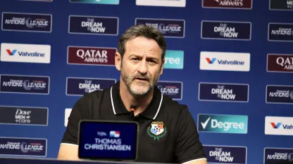 image: head-coach-thomas-christiansen