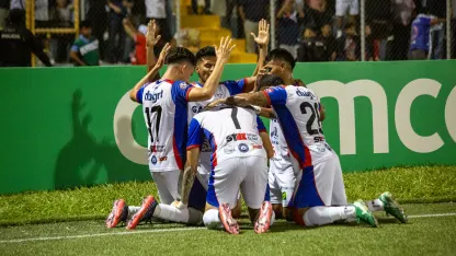 image: L.A. Firpo lidera el Grupo A con victoria sobre LD Alajuelense